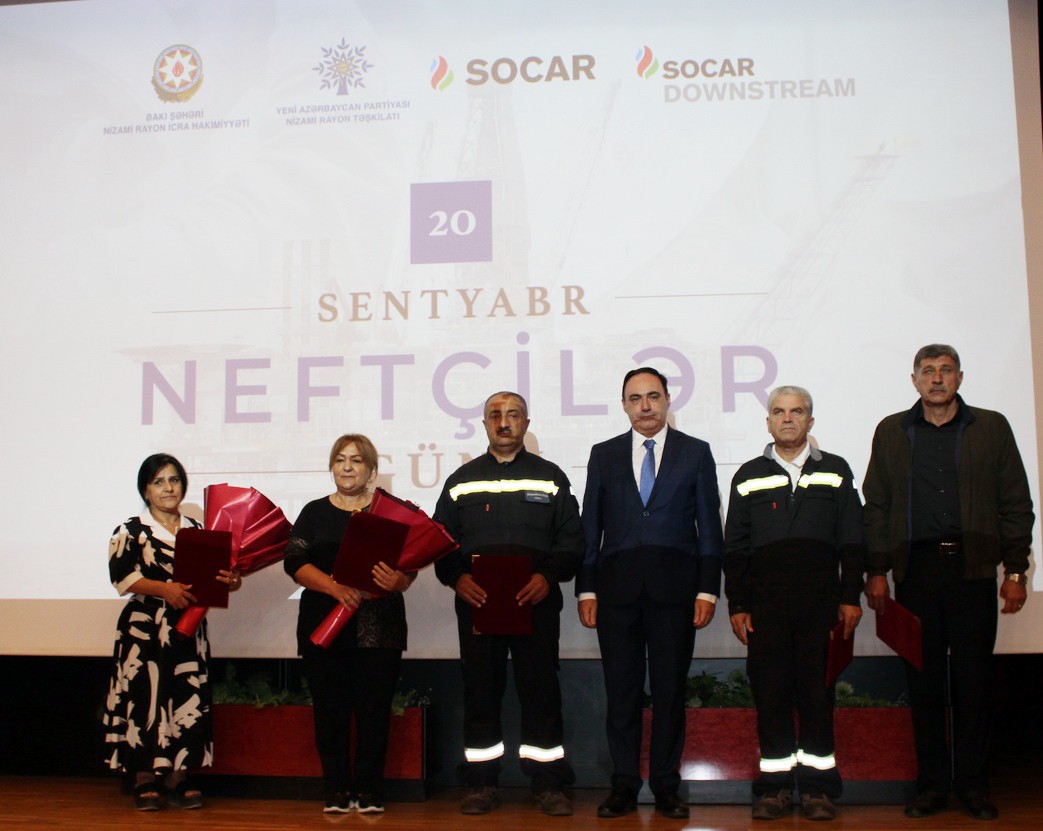 YAP Nizami rayon təşkilatı “Neftçilər Günü” ilə bağlı tədbir keçirdi - FOTOLAR