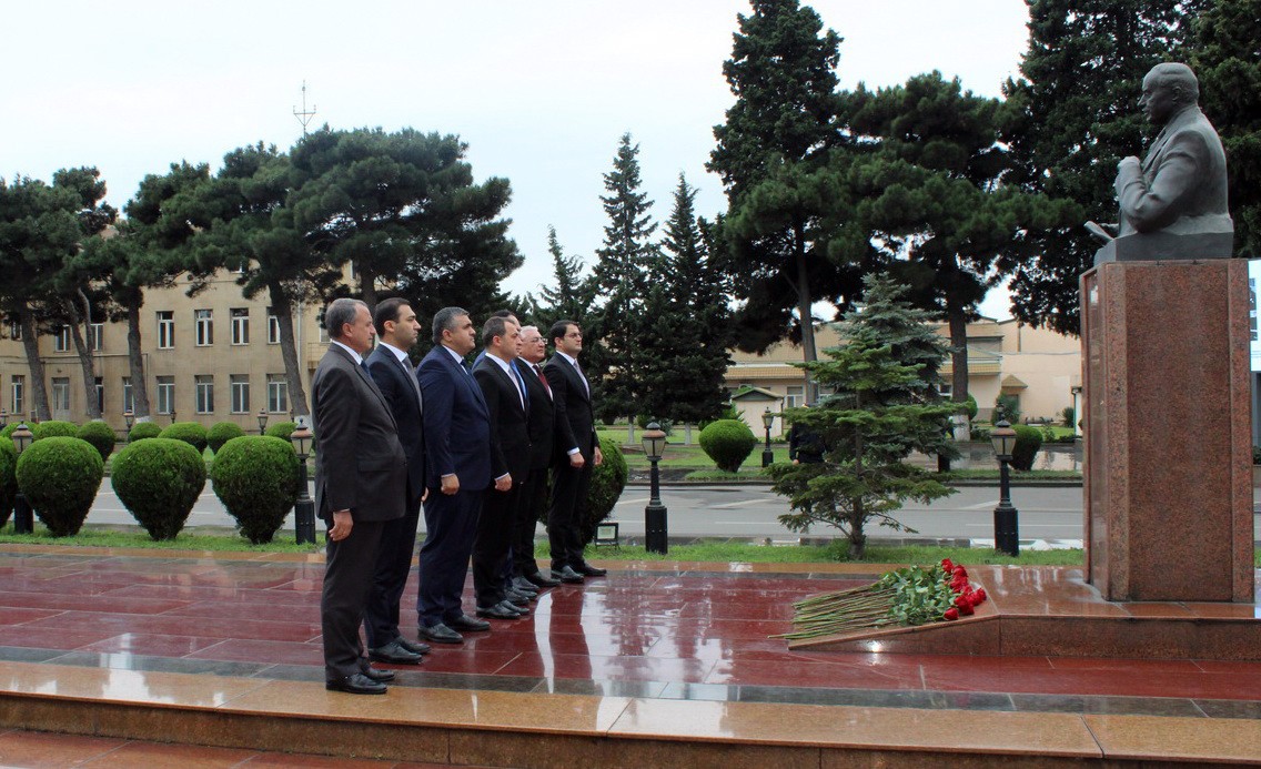 YAP Nizami rayon təşkilatı “Neftçilər Günü” ilə bağlı tədbir keçirdi - FOTOLAR
