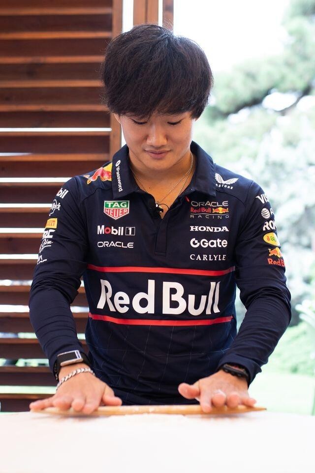 "Formula 1" pilotları Bakıda qutab bişirdilər - FOTOLAR