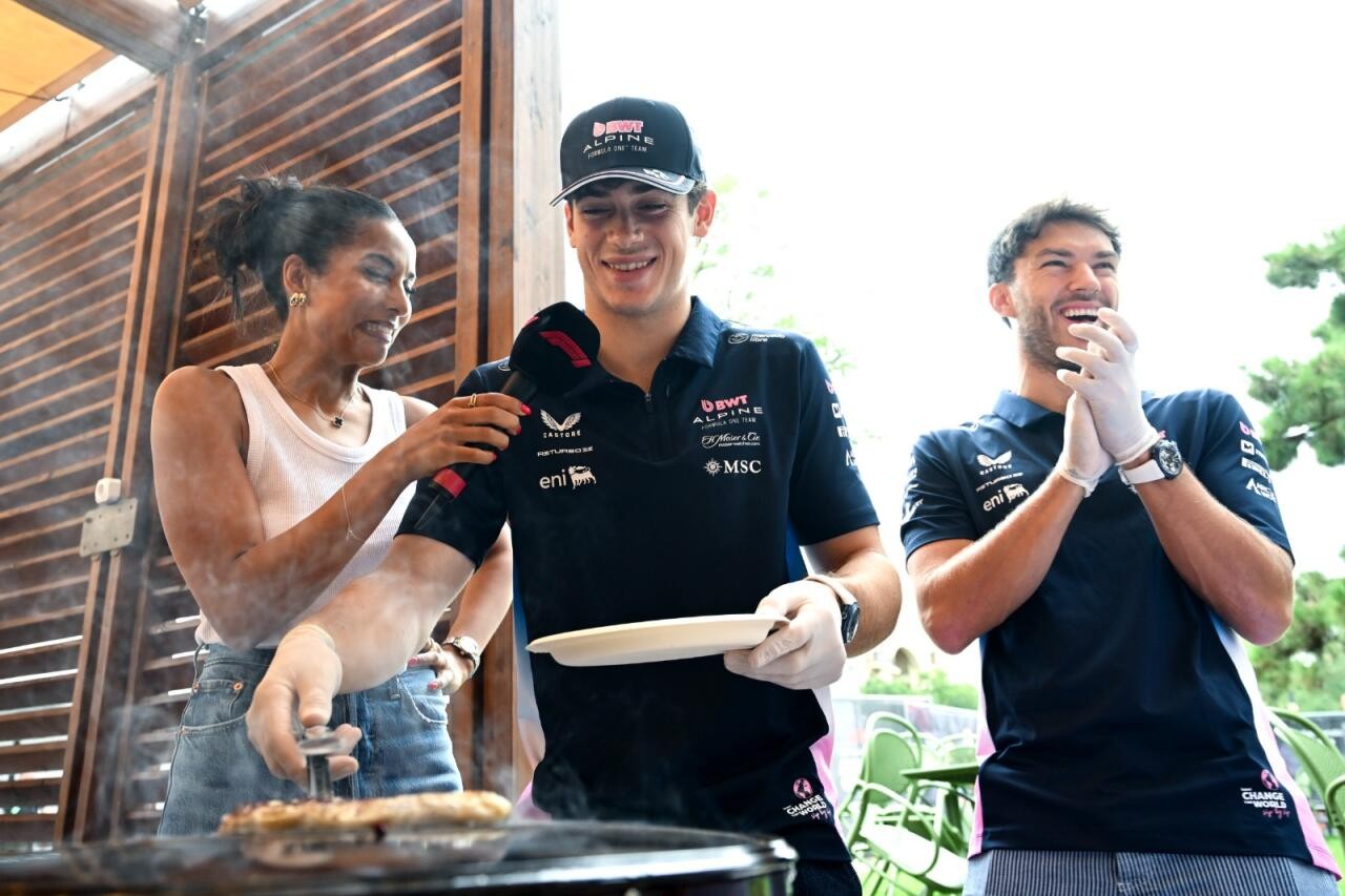 "Formula 1" pilotları Bakıda qutab bişirdilər - FOTOLAR