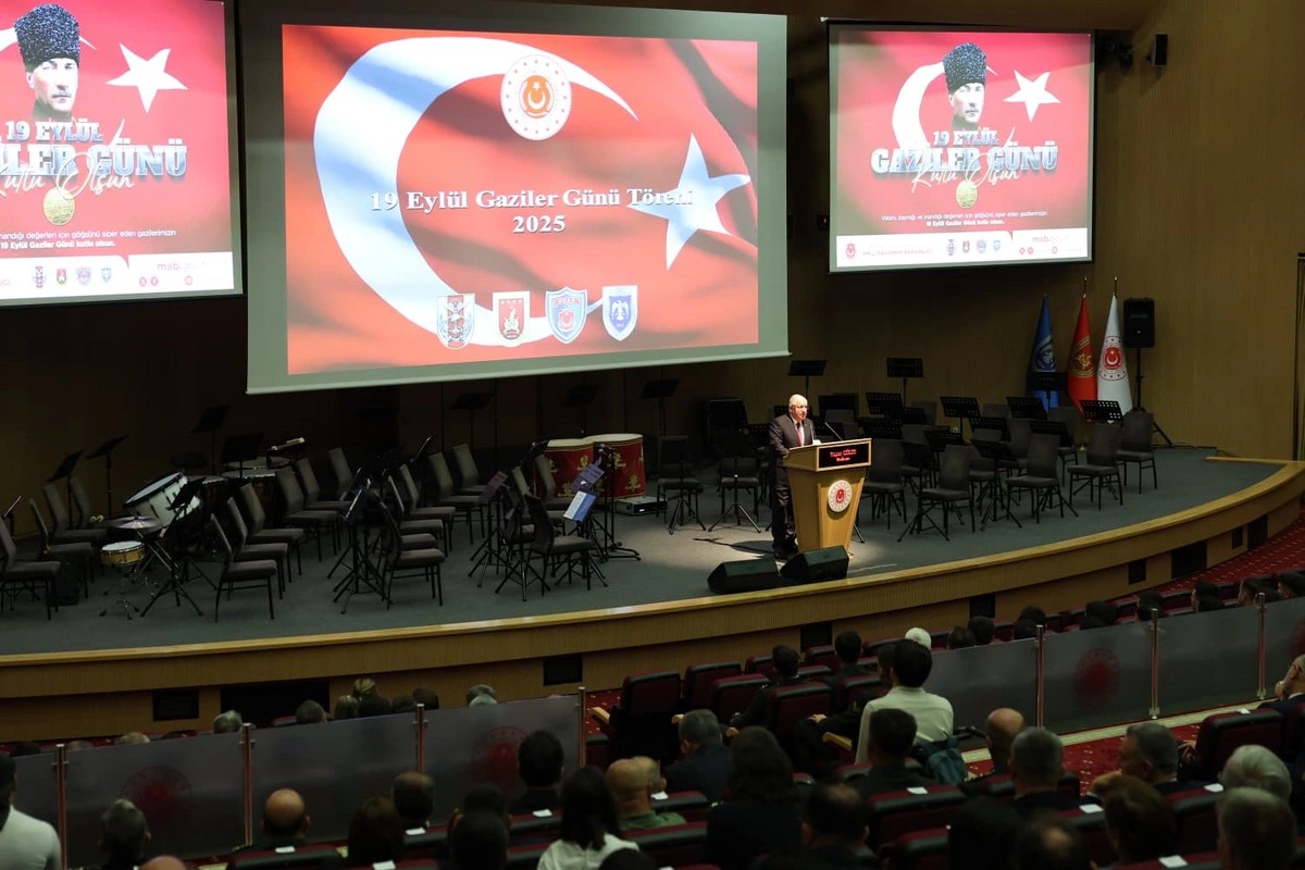 Yaşar Gülər azərbaycanlı qazilərlə görüşdü - FOTOLAR