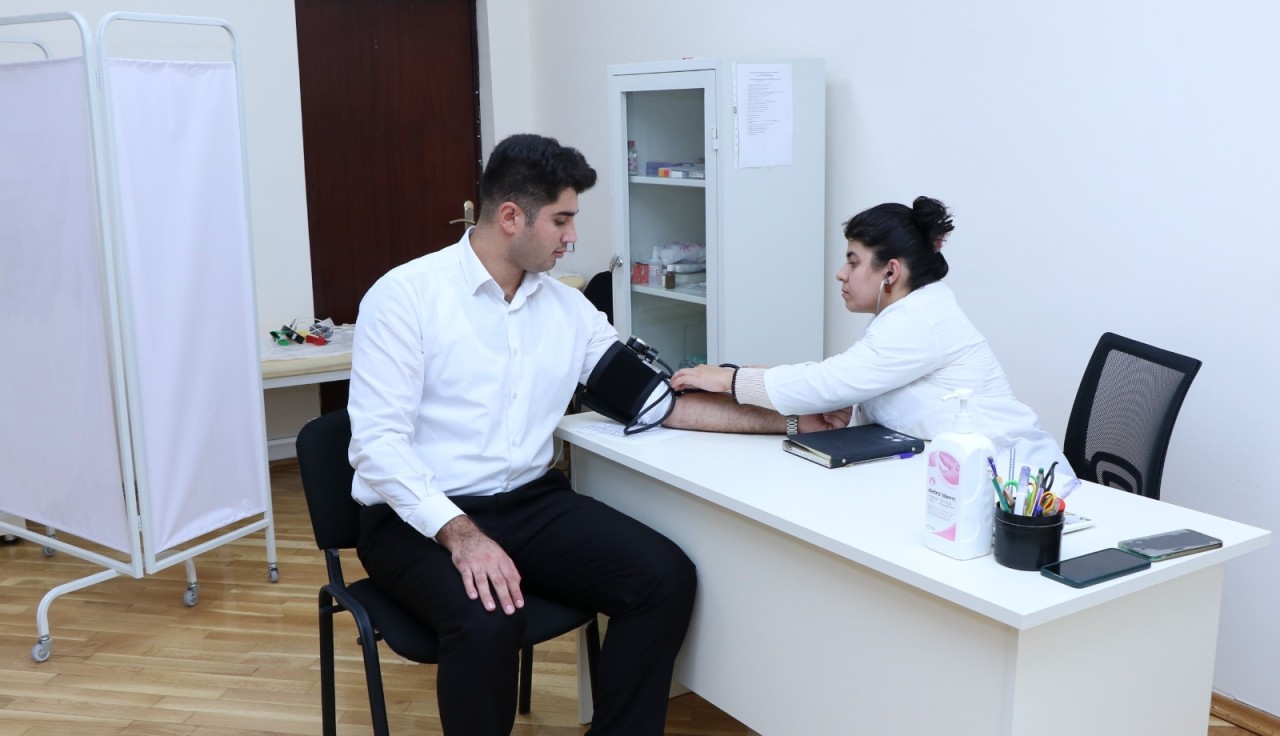 AzMİU-nun əsaslı təmir olunan Tibb Məntəqəsi istifadəyə verildi - FOTOLAR