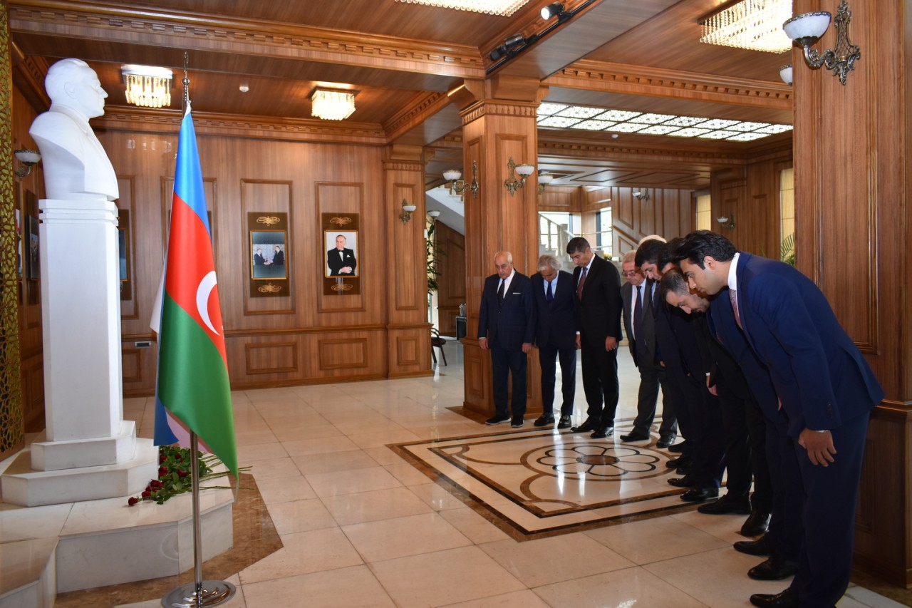 Yasamal ictimaiyyəti Dövlət Suverenliyi Gününü qeyd edib - FOTOLAR