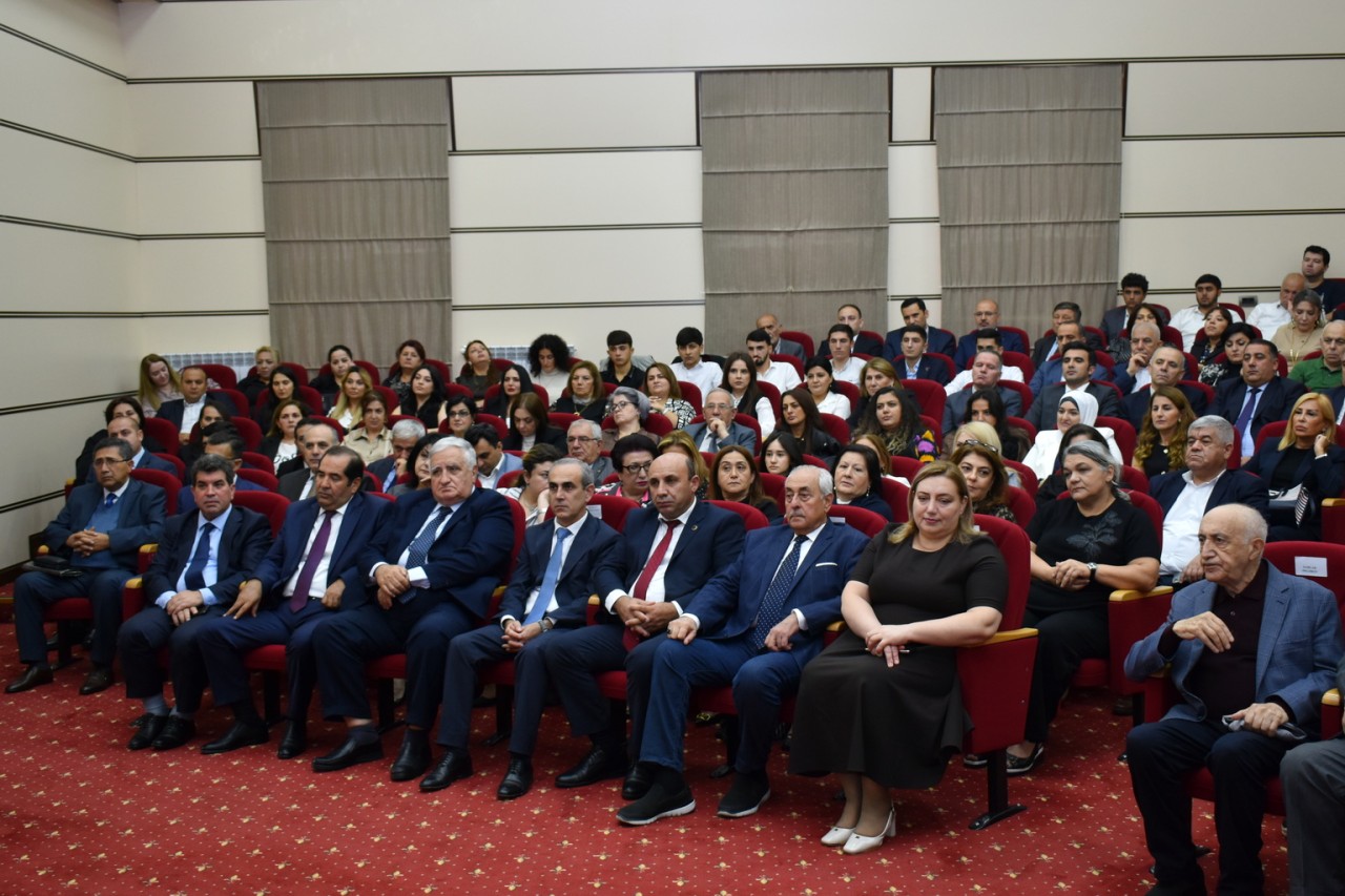 Yasamal ictimaiyyəti Dövlət Suverenliyi Gününü qeyd edib - FOTOLAR