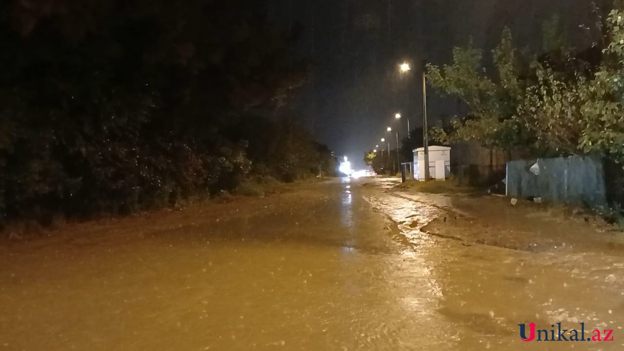 Gəncədə güclü yağışdan sonra sel gəldi - FOTO