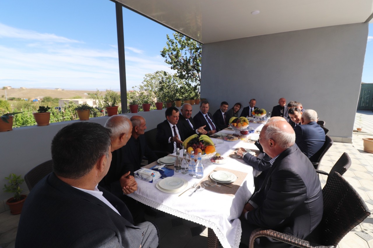 Arkoz Qazax Sement Zavodu  bu gün daha bir şəhid ailəsini sevindirdi - FOTOLAR