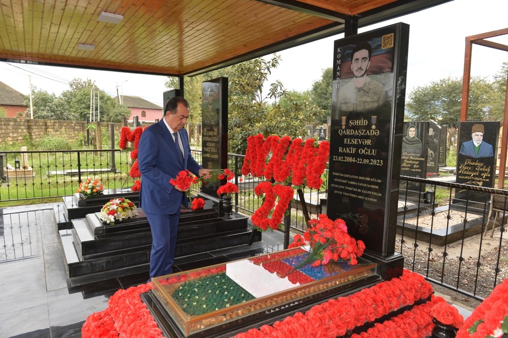 Taleh Qaraşov şəhidin anım mərasimində iştirak edib - FOTO