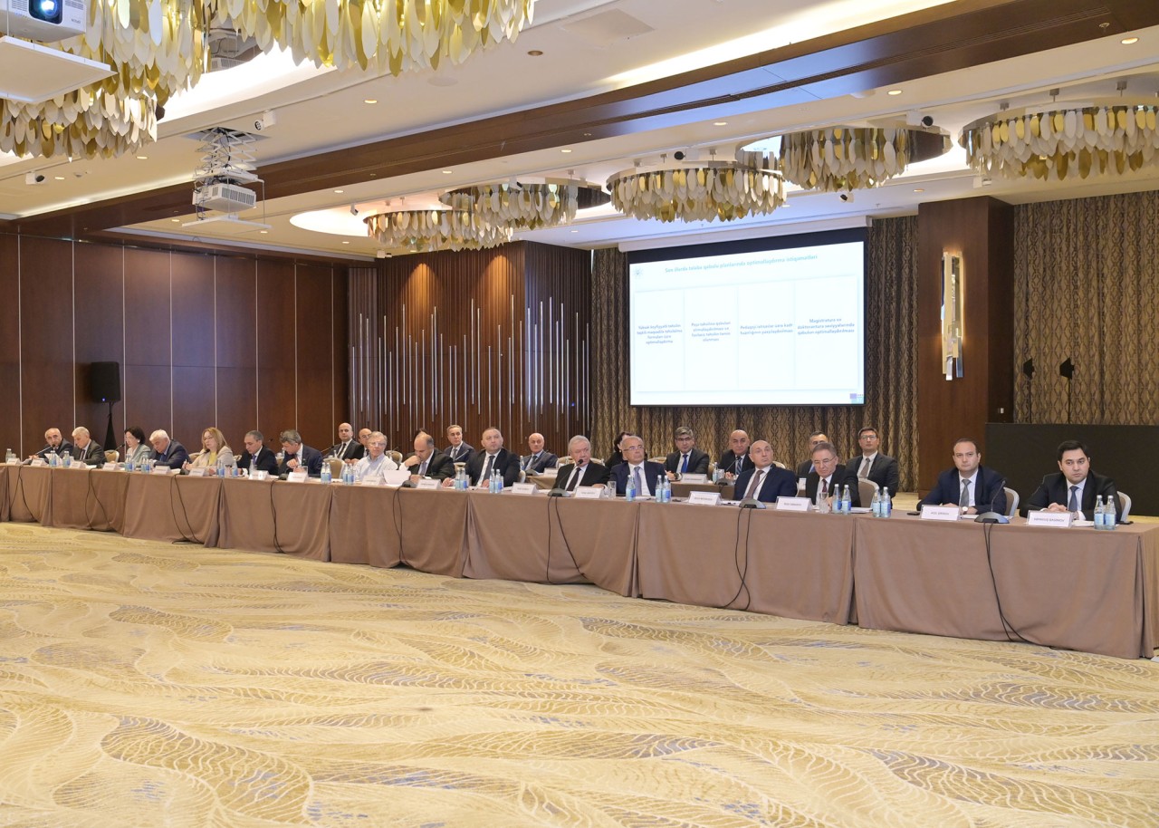 Nazir rektorlarla görüş keçirdi - FOTOLAR