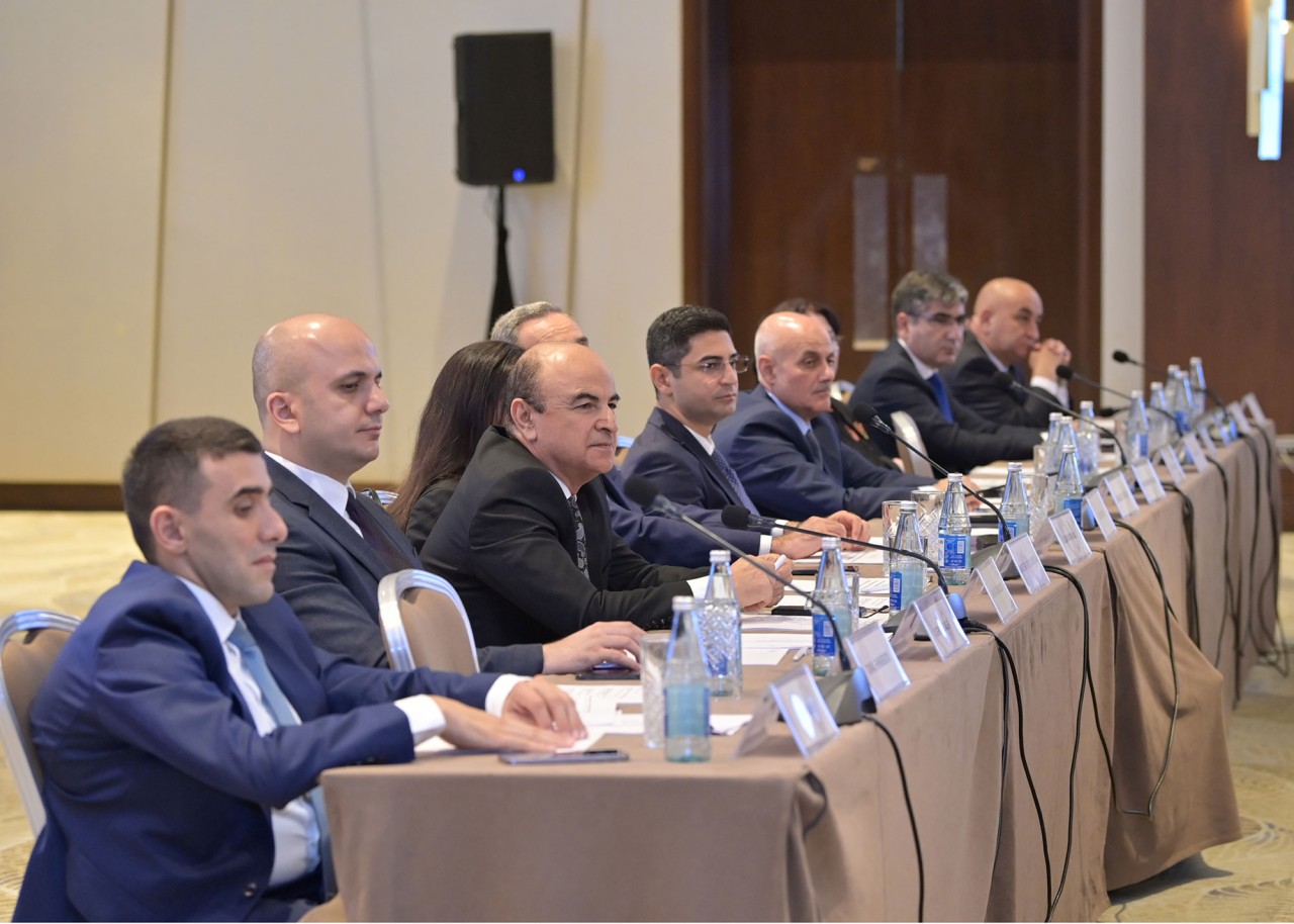 Nazir rektorlarla görüş keçirdi - FOTOLAR