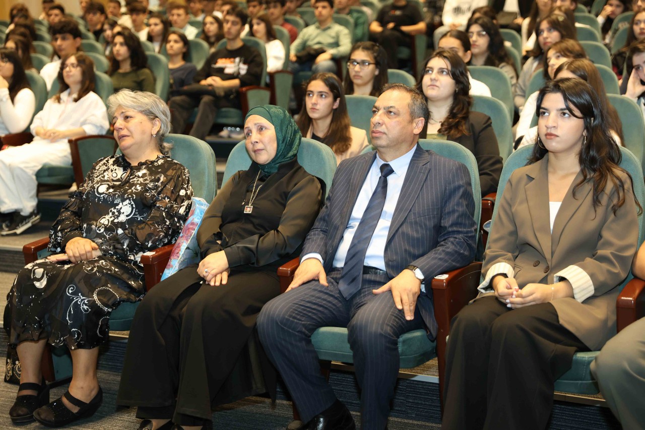 UNEC-də kök salan şəhidlər: Onların xatirəsi Xan çinarla əbədiləşdirildi (VİDEO)