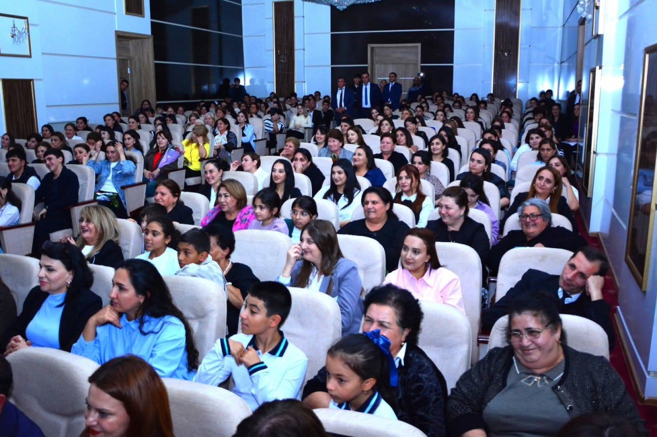 Ağstafada "O olmasın, bu olsun" musiqili komediya tamaşası nümayiş etdirilib - FOTOLAR