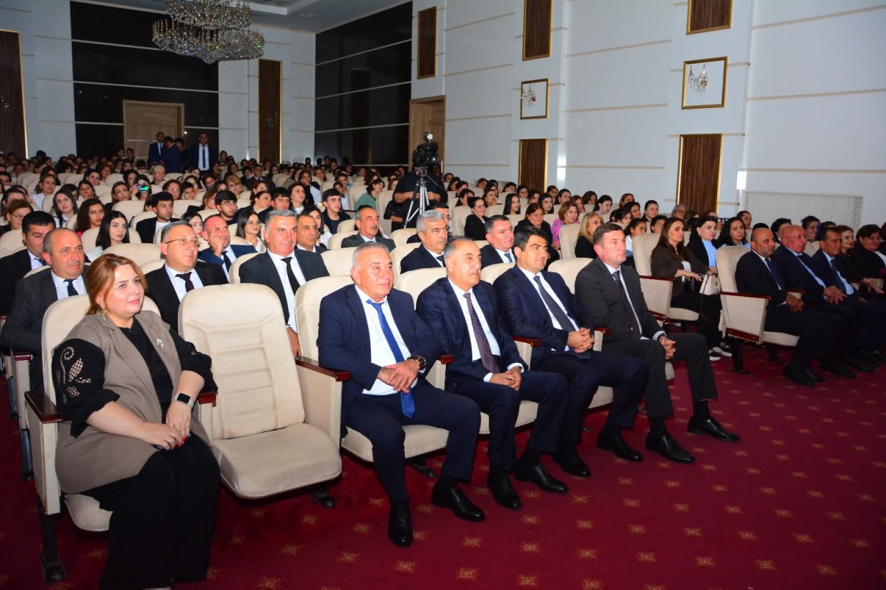 Ağstafada "O olmasın, bu olsun" musiqili komediya tamaşası nümayiş etdirilib - FOTOLAR