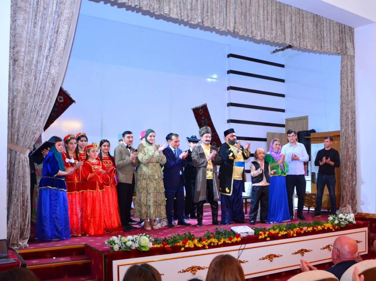 Ağstafada "O olmasın, bu olsun" musiqili komediya tamaşası nümayiş etdirilib - FOTOLAR