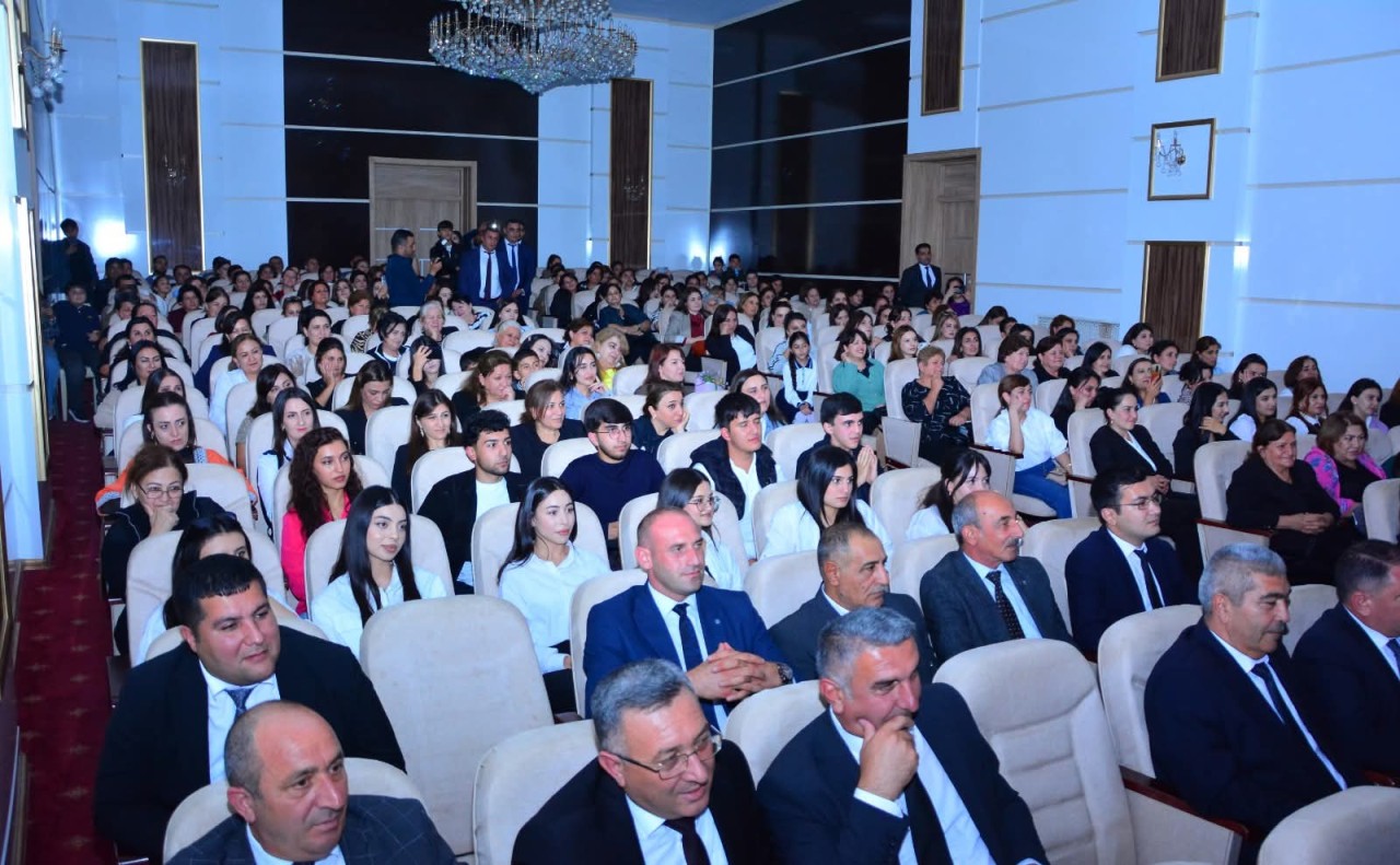 Ağstafada "O olmasın, bu olsun" musiqili komediya tamaşası nümayiş etdirilib - FOTOLAR