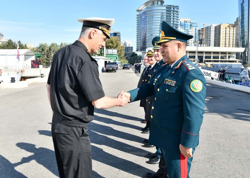 Rusiyanın sərhəd gözətçi gəmisi Bakıya gəldi - FOTOLAR