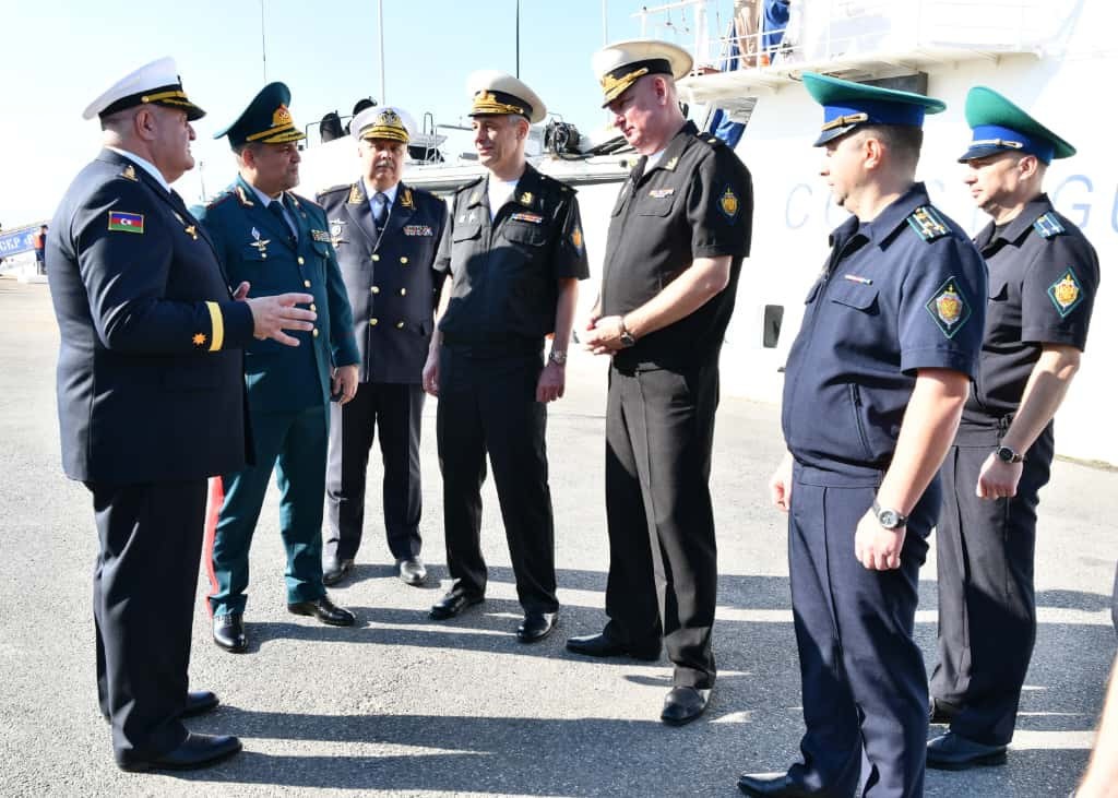 Rusiyanın sərhəd gözətçi gəmisi Bakıya gəldi - FOTOLAR