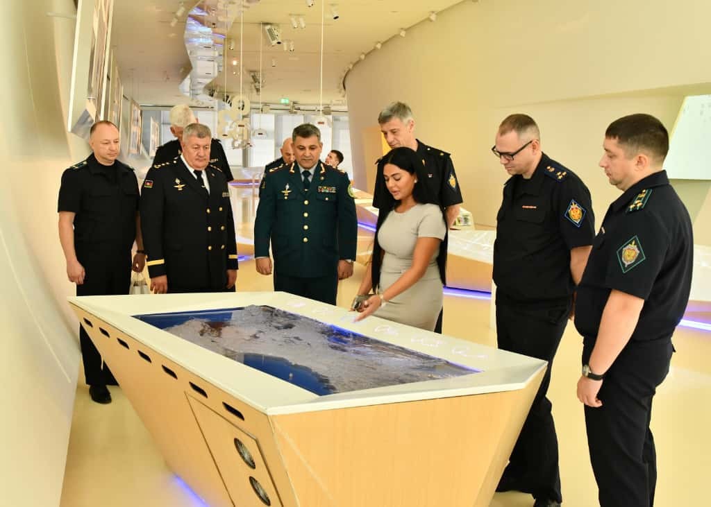 Rusiyanın sərhəd gözətçi gəmisi Bakıya gəldi - FOTOLAR