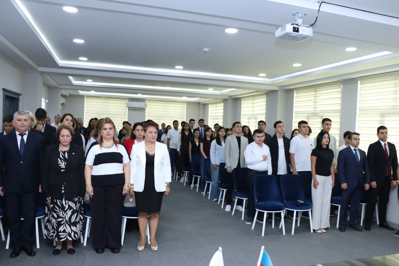 YAP Nərimanov rayon təşkilatında yüksək bal toplayan məzunlarla görüş keçirildi - FOTOLAR