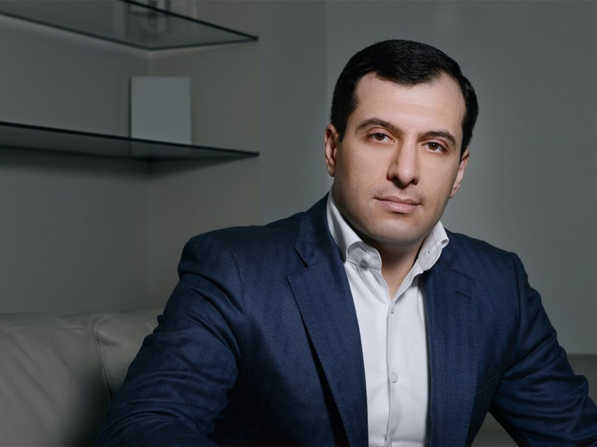 Harutyunyanın "eks-müşaviri" Ermənistan konsulluğunda intihar etdi (FOTO/YENİLƏNİB)