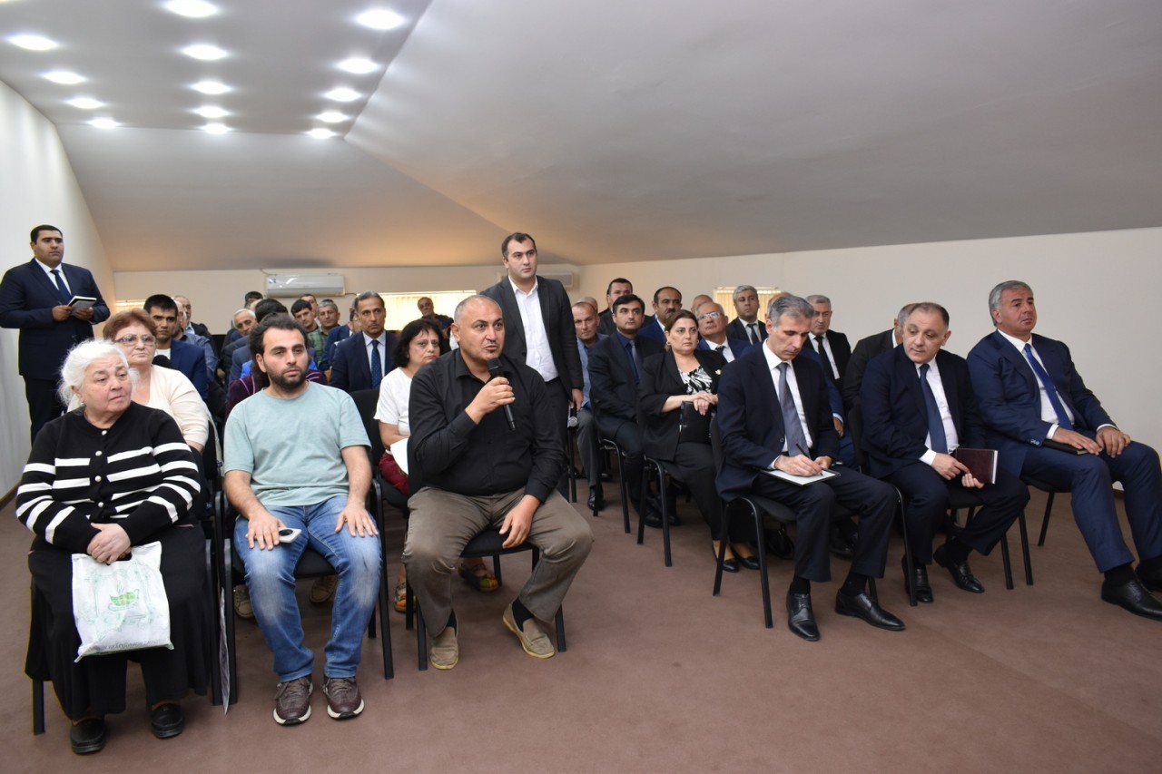 Elşad Həsənov sakinlərin problemlərini yerindəcə həll etdi - FOTOLAR