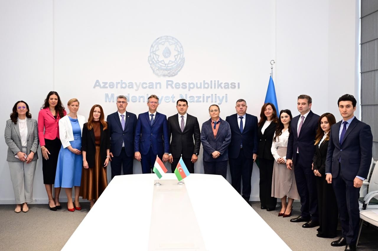 Azərbaycan ilə Macarıstan arasında sənəd imzalanıb - FOTOLAR