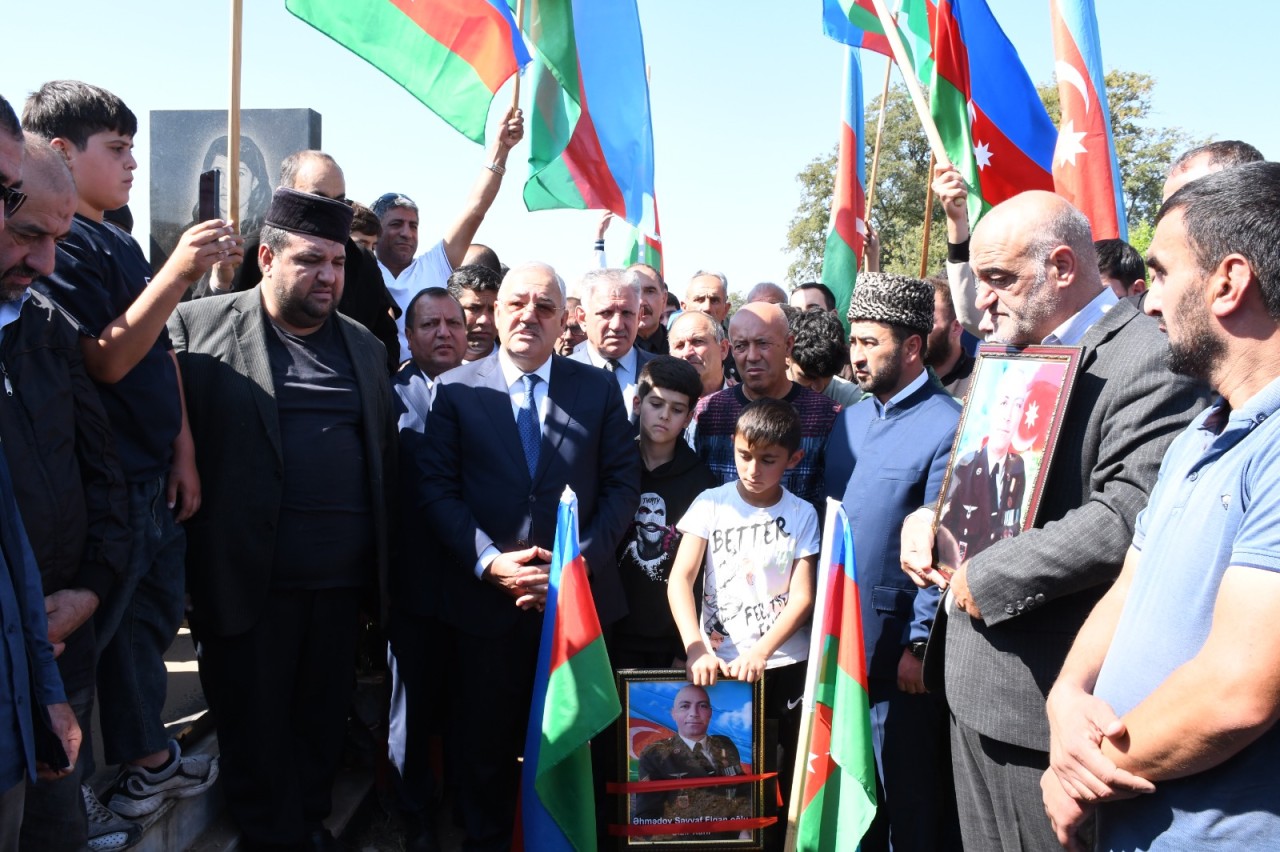Ağdamın icra başçısı "Xanı"nın dəfn mərasimində iştirak edib - FOTOLAR