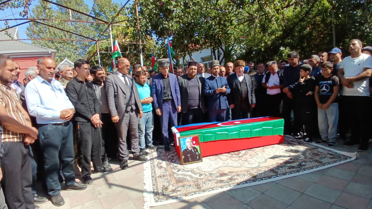 Ağdamın icra başçısı "Xanı"nın dəfn mərasimində iştirak edib - FOTOLAR