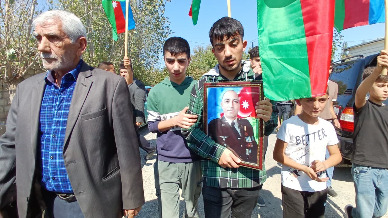 Ağdamın icra başçısı "Xanı"nın dəfn mərasimində iştirak edib - FOTOLAR