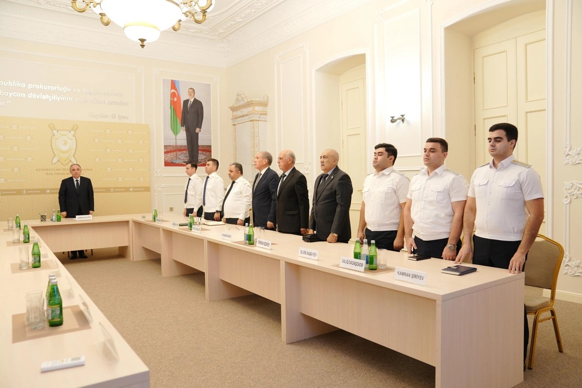 Kamran Əliyev şəhid olan prokurorluq əməkdaşlarının ailə üzvləri ilə görüşdü - FOTOLAR