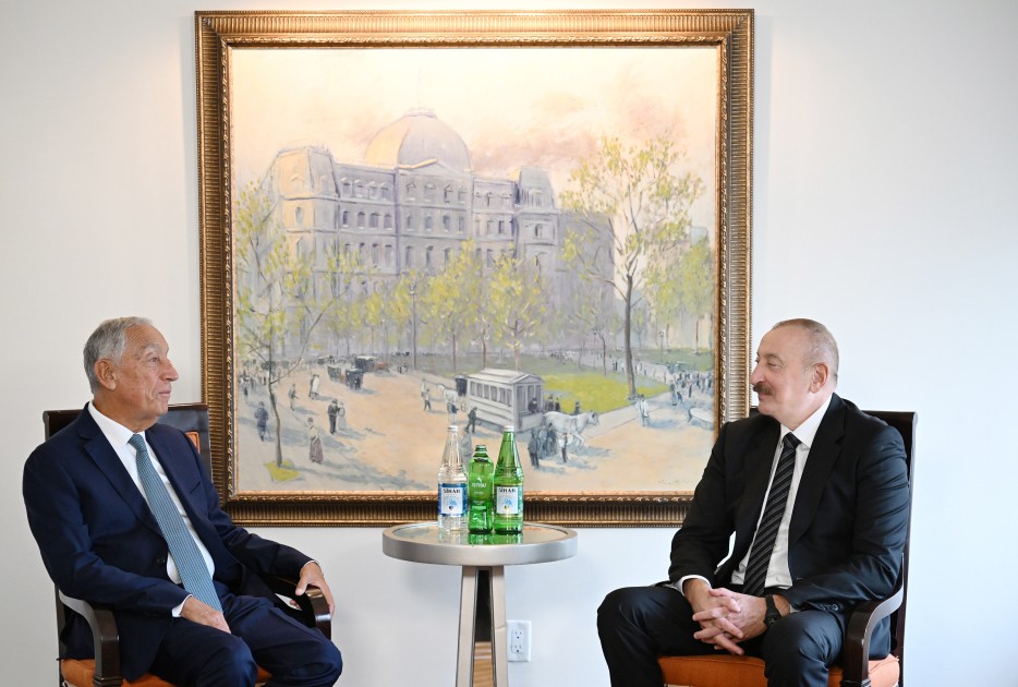 Sülh münasibətilə İlham Əliyevi təbrik etdi - FOTOLAR (YENİLƏNİB)