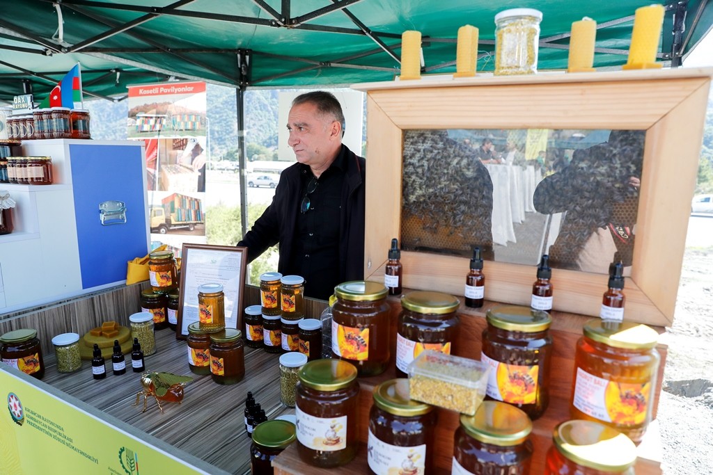 Leyla Əliyevanın təşəbbüsü ilə Kəlbəcərdə Bal Festivalı keçirilib - FOTOLAR