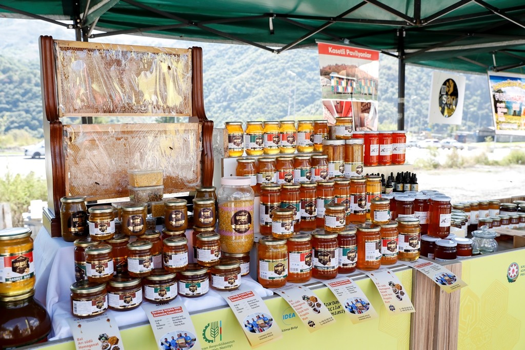 Leyla Əliyevanın təşəbbüsü ilə Kəlbəcərdə Bal Festivalı keçirilib - FOTOLAR