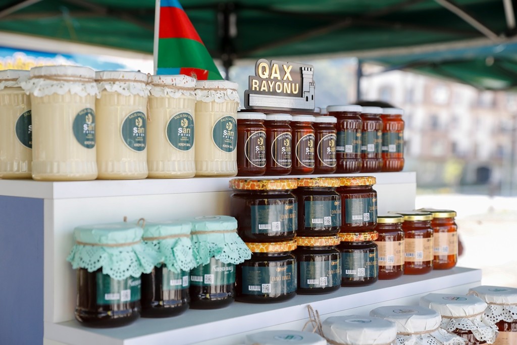 Leyla Əliyevanın təşəbbüsü ilə Kəlbəcərdə Bal Festivalı keçirilib - FOTOLAR