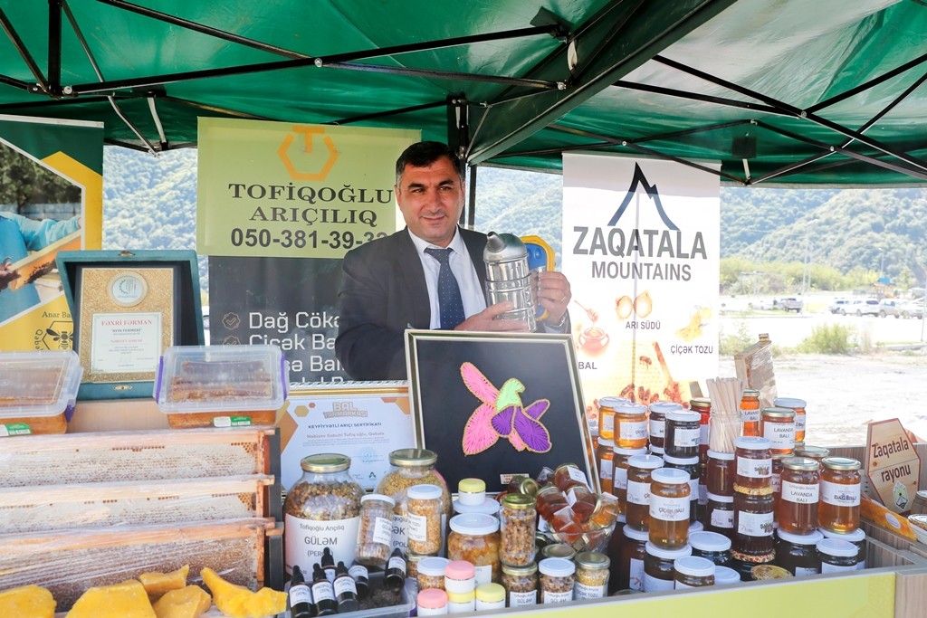 Leyla Əliyevanın təşəbbüsü ilə Kəlbəcərdə Bal Festivalı keçirilib - FOTOLAR