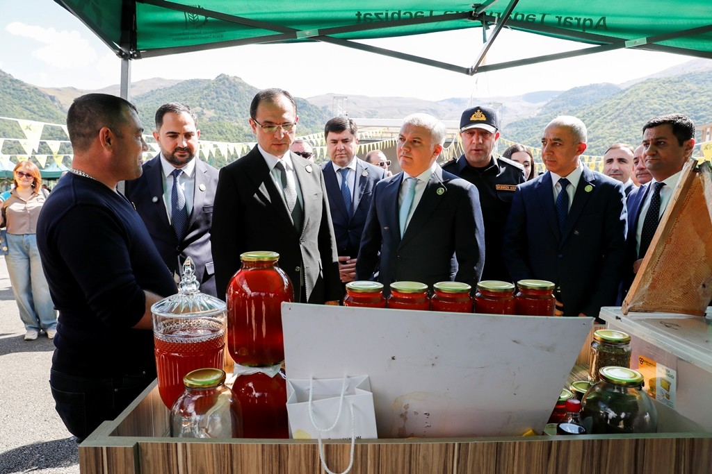 Leyla Əliyevanın təşəbbüsü ilə Kəlbəcərdə Bal Festivalı keçirilib - FOTOLAR