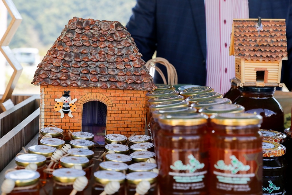 Leyla Əliyevanın təşəbbüsü ilə Kəlbəcərdə Bal Festivalı keçirilib - FOTOLAR