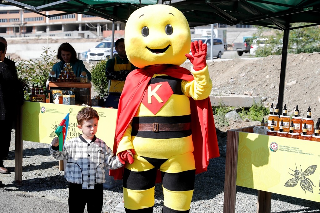 Leyla Əliyevanın təşəbbüsü ilə Kəlbəcərdə Bal Festivalı keçirilib - FOTOLAR