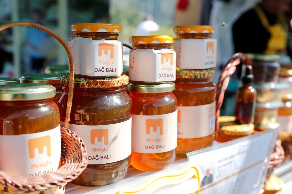 Leyla Əliyevanın təşəbbüsü ilə Kəlbəcərdə Bal Festivalı keçirilib - FOTOLAR