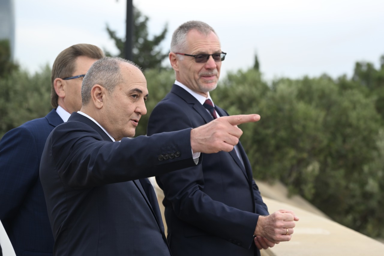 “Statistikanın inkişaf perspektivləri: beynəlxalq layihələrin rolu” mövzusunda forum öz işinə başlayıb - FOTOLAR