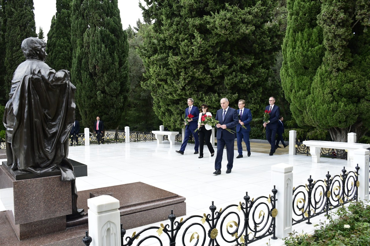 “Statistikanın inkişaf perspektivləri: beynəlxalq layihələrin rolu” mövzusunda forum öz işinə başlayıb - FOTOLAR