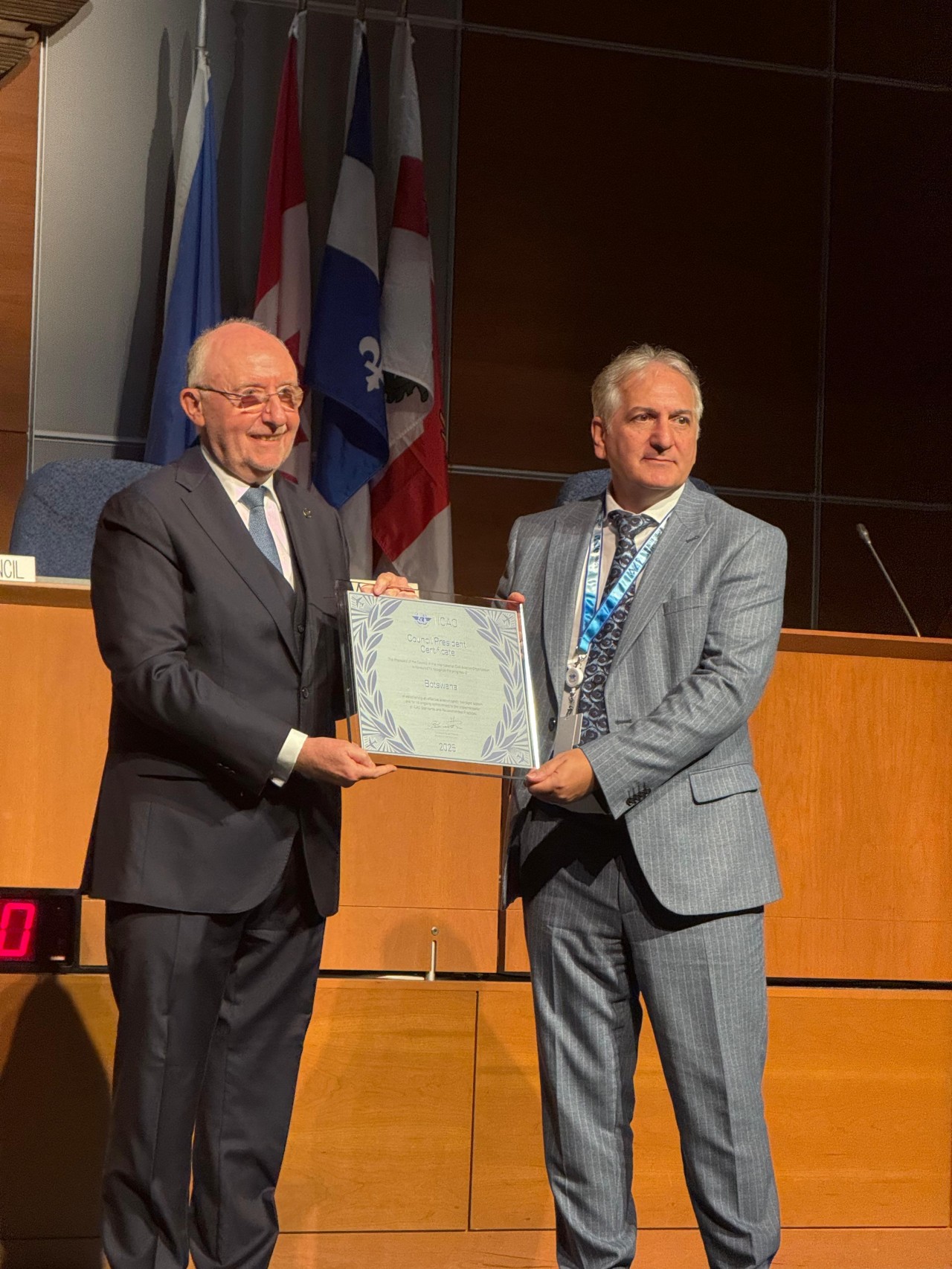 Azərbaycan uçuşların təhlükəsizliyinə görə təltif edilib - FOTOLAR