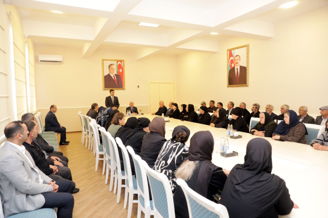 Ağalar Vəliyev şəhid ailələrinə maliyyə dəstəyi göstərib - FOTOLAR