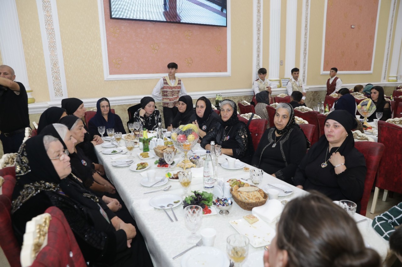 Ağalar Vəliyev şəhid ailələrinə maliyyə dəstəyi göstərib - FOTOLAR