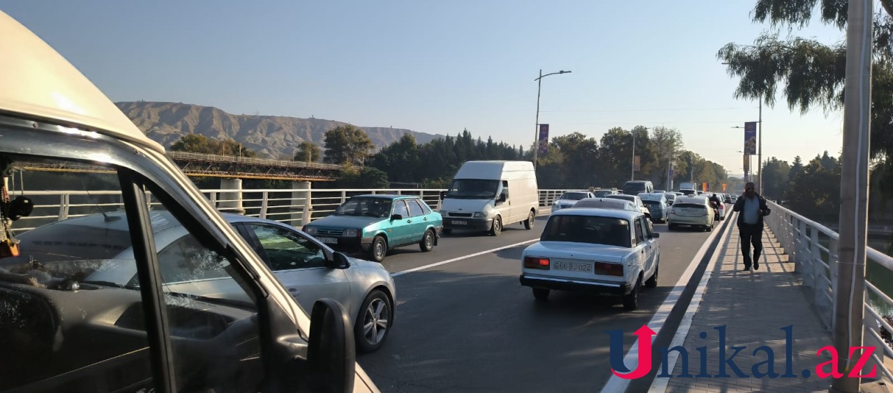 Yük avtomobili minik maşını ilə toqquşdu - FOTOLAR