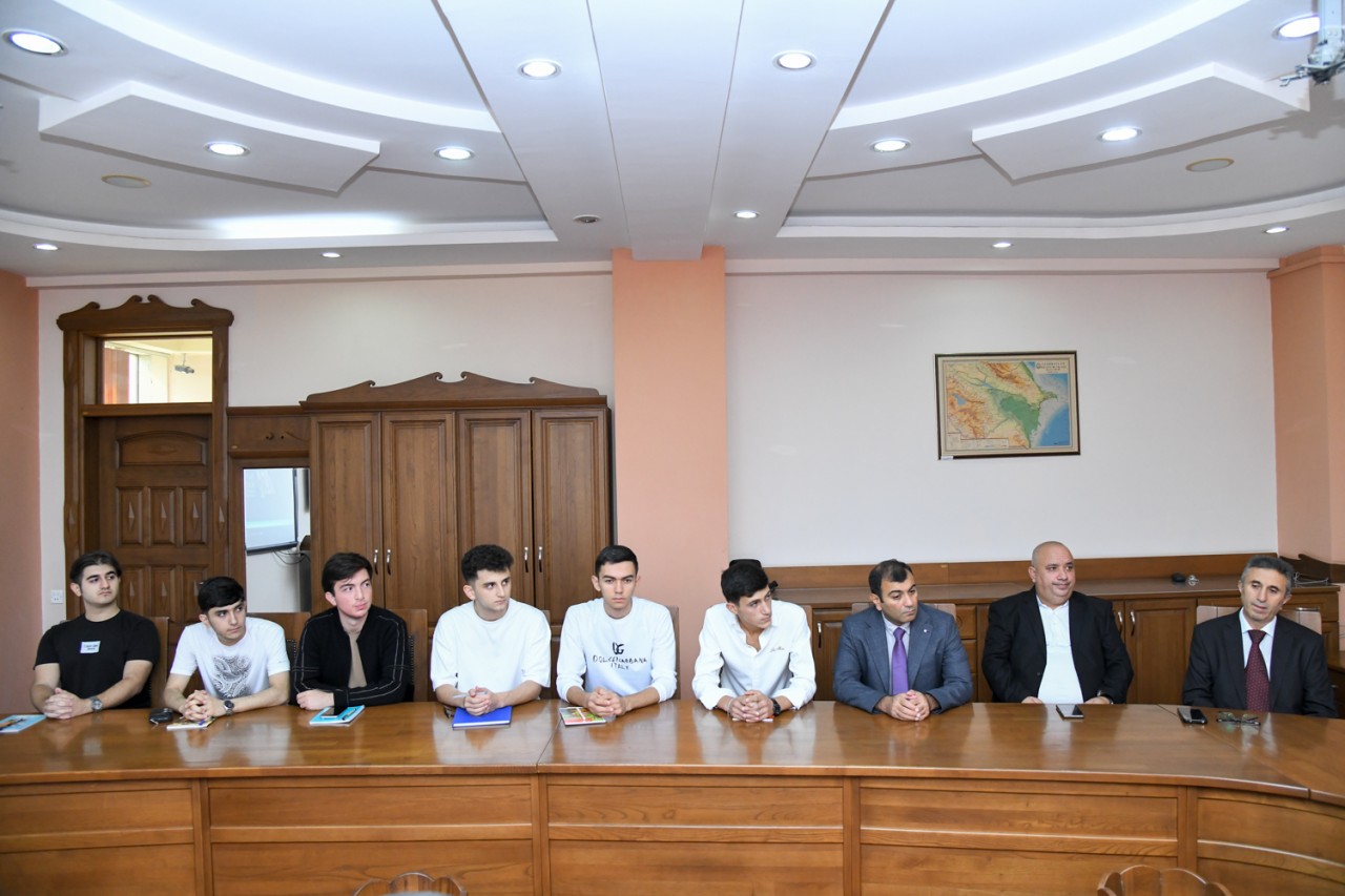 BMU-da Anım Günü ilə əlaqədar dəyirmi masa keçirilib - FOTOLAR