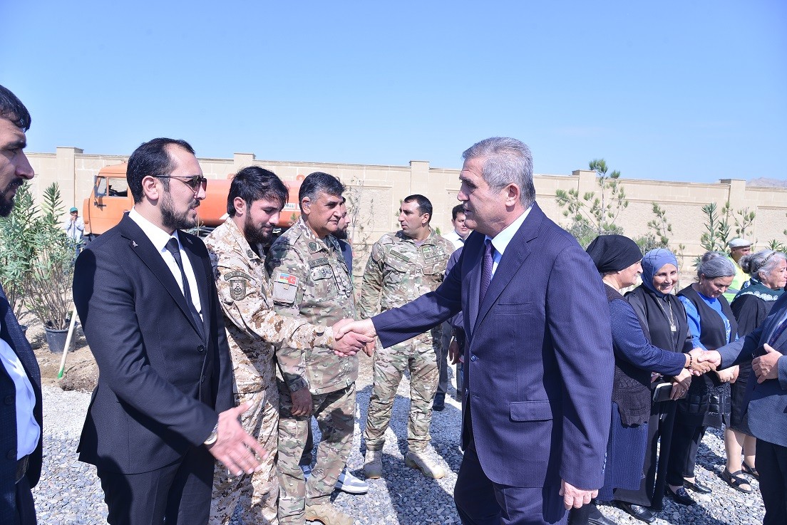 Qaradağda ağacəkmə aksiyası keçirilib - FOTOLAR