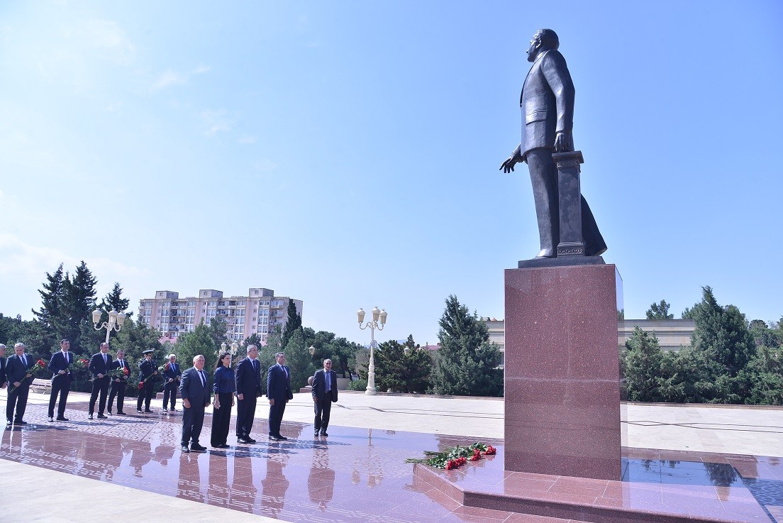 Qaradağda ağacəkmə aksiyası keçirilib - FOTOLAR