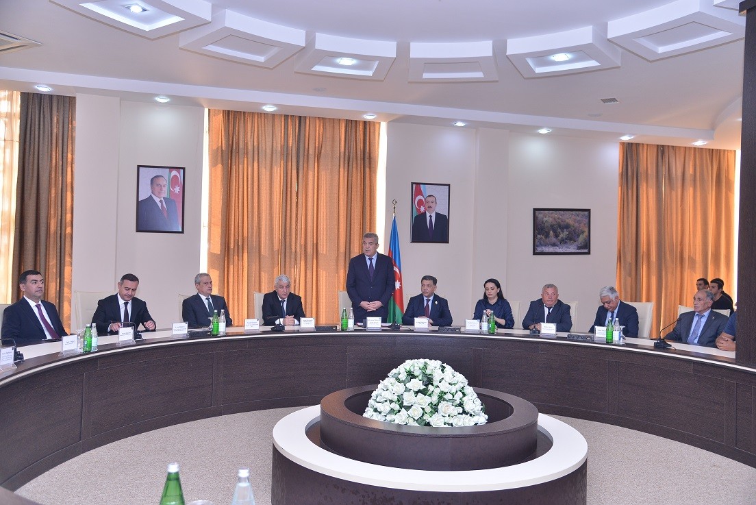 Qaradağda ağacəkmə aksiyası keçirilib - FOTOLAR