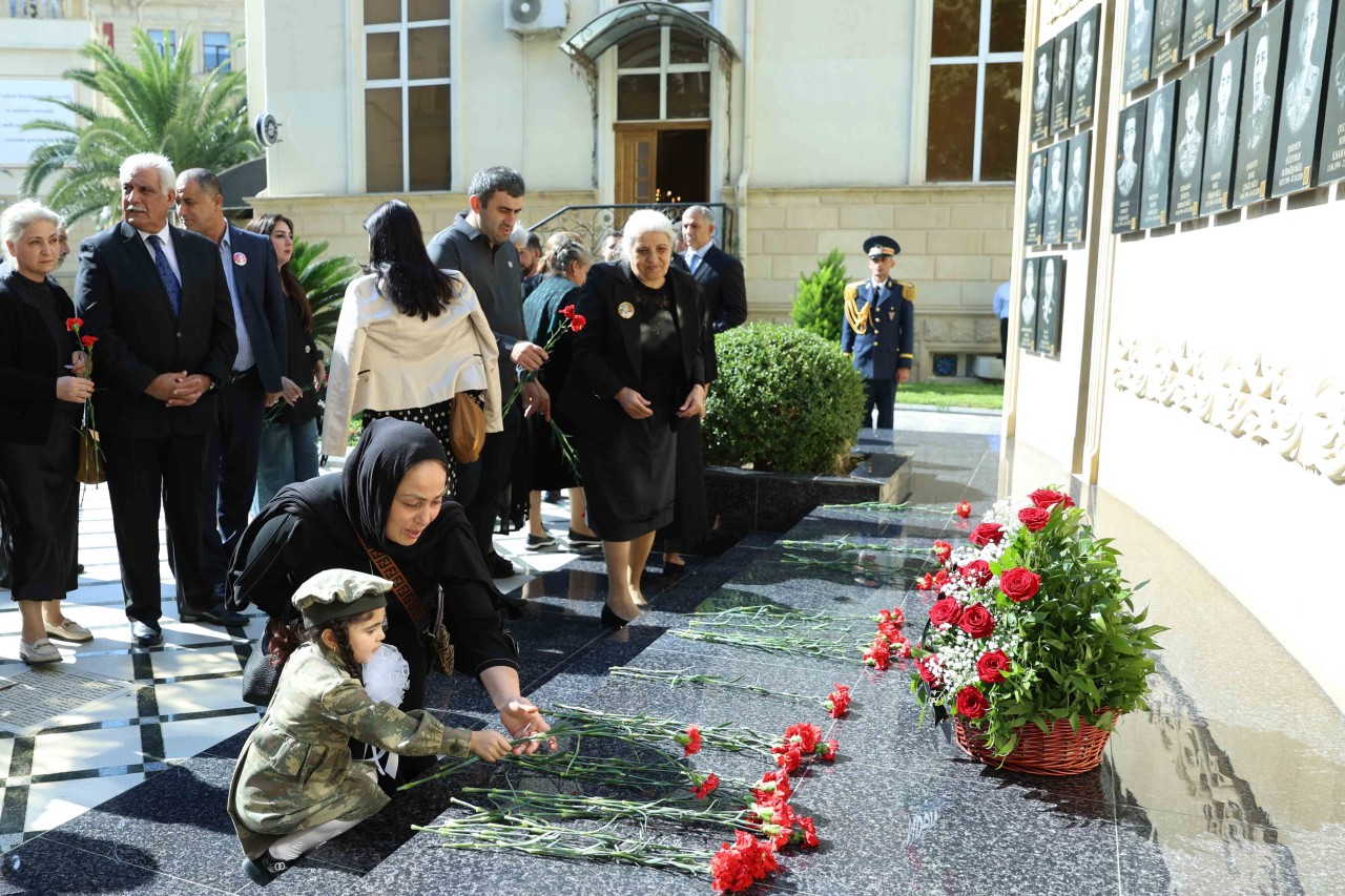 UNEC-də Anım Gününün 5-ci ildönümünə həsr olunan tədbir keçirilib - FOTOLAR