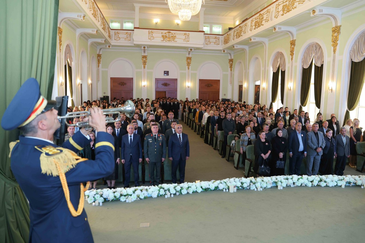 UNEC-də Anım Gününün 5-ci ildönümünə həsr olunan tədbir keçirilib - FOTOLAR